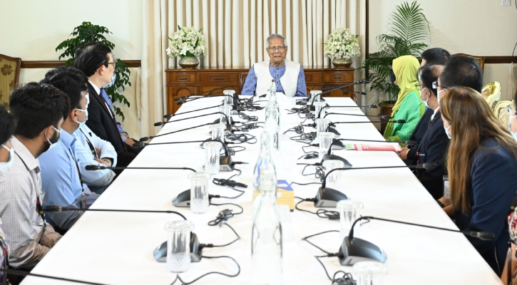 বিদেশি মেডিকেল টিমগুলোর প্রতি প্রধান উপদেষ্টার কৃতজ্ঞতা